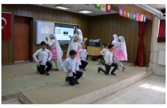 GAP öğrencilerinden 'Biz biriz!' mesajı