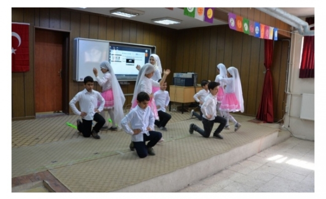 GAP öğrencilerinden 'Biz biriz!' mesajı