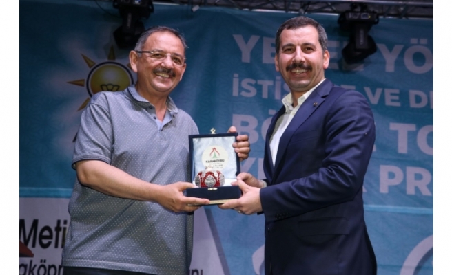 Şanlıurfa'de Özhaseki'ye 'nar' hediye edildi