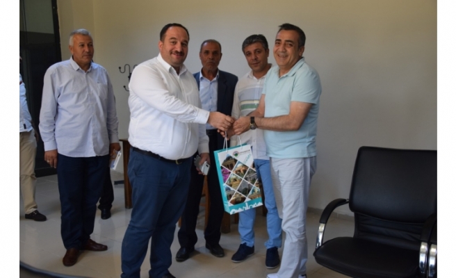 Viranşehir’de bayram şekeri ikram edildi