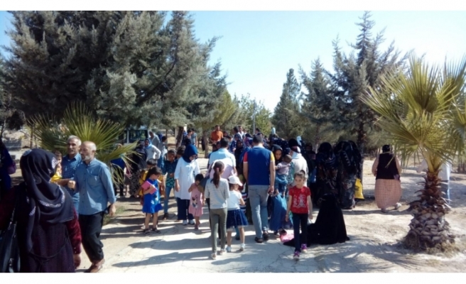 Arife günü Urfalılar Hz. Eyyüp türbesini ziyaret etti