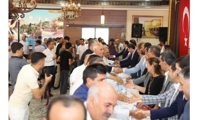 AK Parti Teşkilatı vatandaşla bayramlaştı