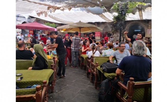 Gümrük Hanı'nda eğlenceli anlar