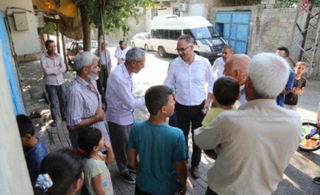 Mehmet Kuş mahallelerde talep dinliyor