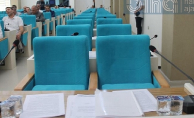 HDP'li Meclis üyelerine ait koltuklar boş kaldı