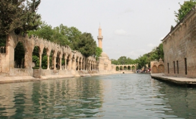 Anadolu Jet, turistleri Balıklıgöl'e davet etti