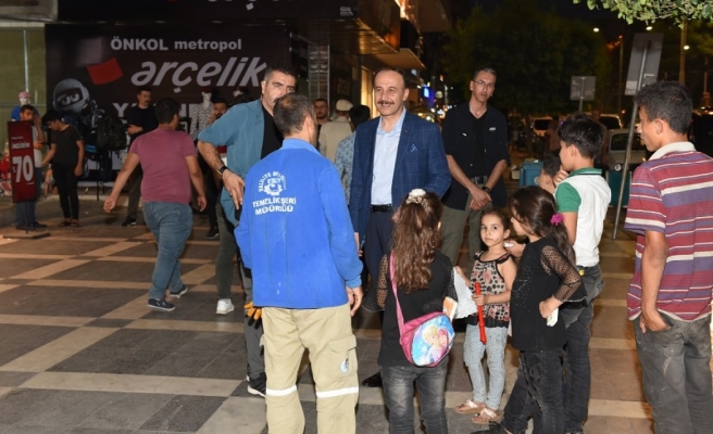 Vali Erin, çalışan çocuklara duyarsız kalmadı