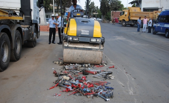 Büyükşehir havalı kornaları imha etti