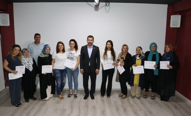 Karaköprü’de, eğitim görenlere takdir belgesi