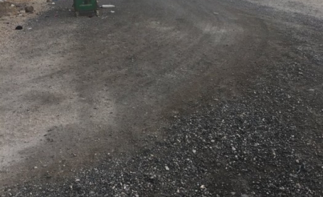 Karaköprü'deki vatandaşlar, hizmet bekliyor