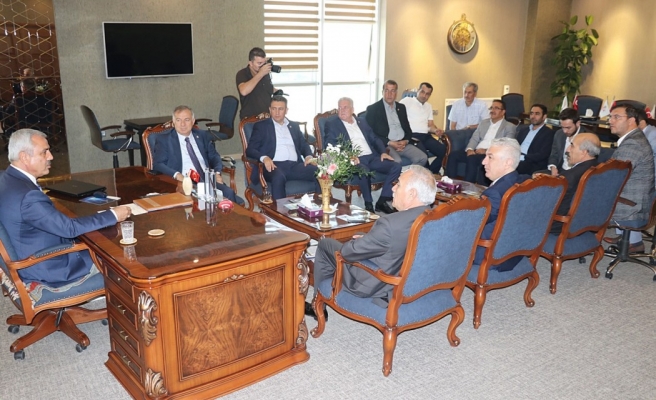 CHP heyeti Urfa'da: İşsizlik, sağlık, ekonomi görüşüldü