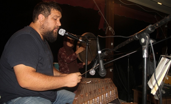 Santur Sanatçısı Sedat Anar Halfeti'de konser verdi