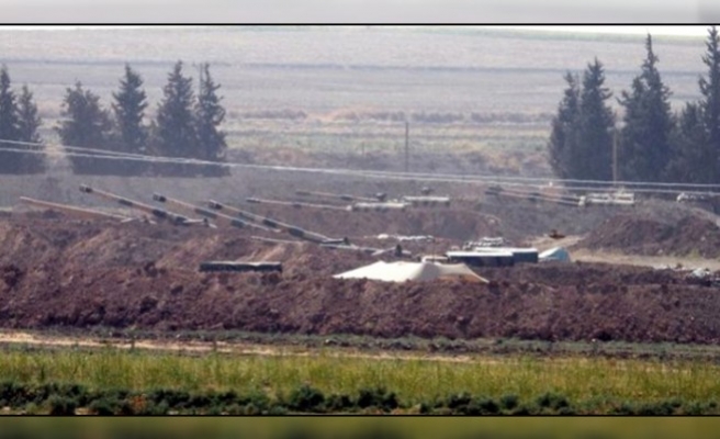 Sınırda namlular Suriye'ye çevrildi