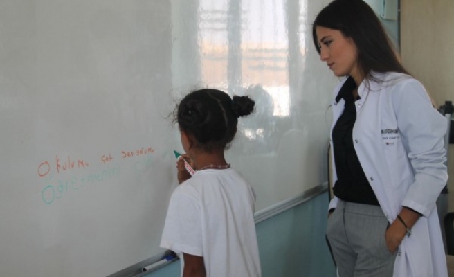 Hayalini gerçekleştiren Ayşe öğretmen, Şanlıurfalı öğrencilere umut oluyor