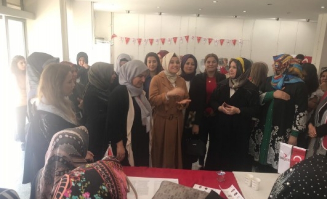 AK Partili kadınlar kan bağışladı