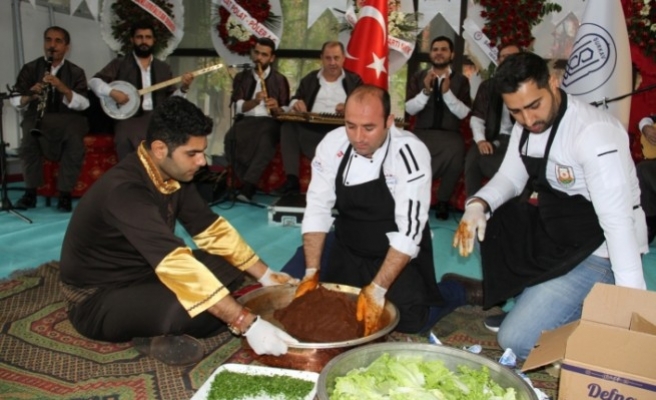 Urfa Festivali sıra gecesiz olmazdı