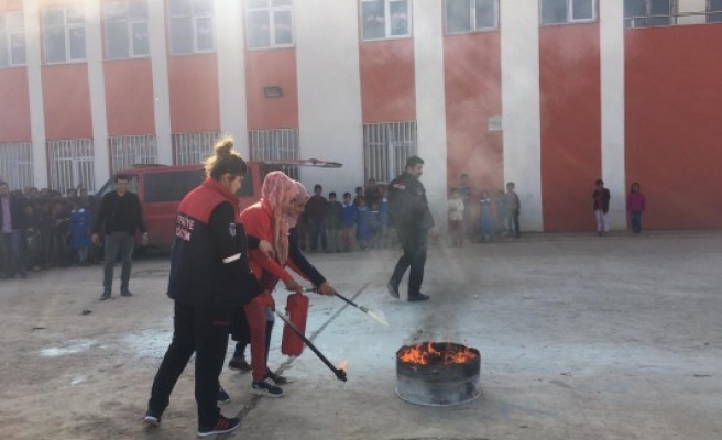 Şanlıurfa'daki okulda yangın eğitimi verildi