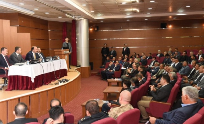 Şanlıurfa’da muhtarlarla toplantı yapıldı