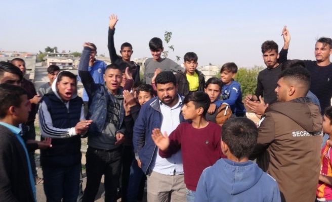 Şanlıurfalı öğrenciler yolu kapattı: Üst geçit istiyoruz