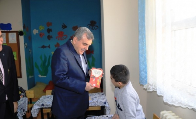 Beyazgül, Öğretmenler Gününü kutladı