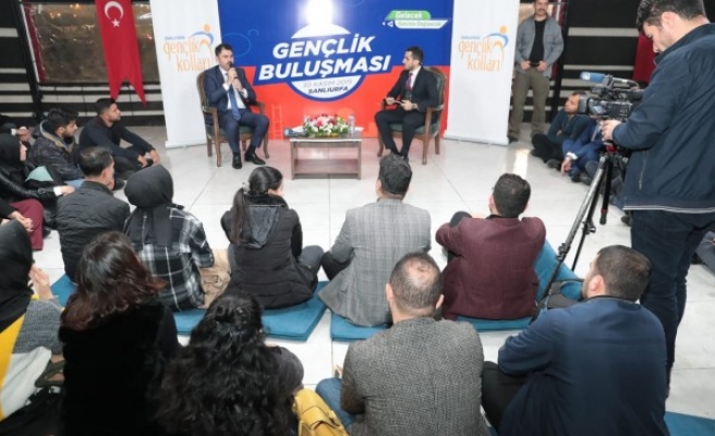 Bakan, Urfa'da gençlerle buluştu