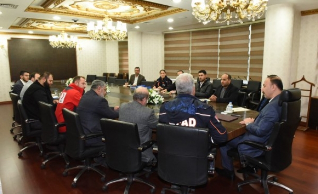 Vali Erin, Suriye için STK’larla görüştü