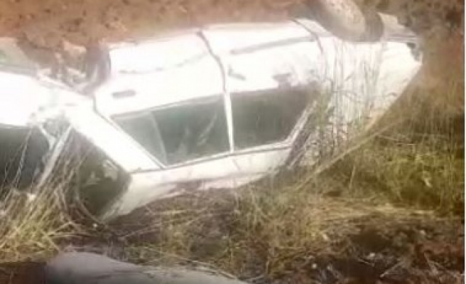 Urfa'da araç takla attı: 2 yaralı