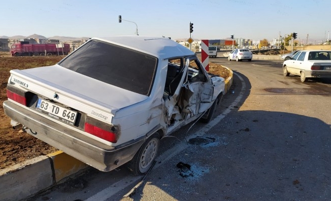 Akçakale yolunda trafik kazası: 2 yaralı