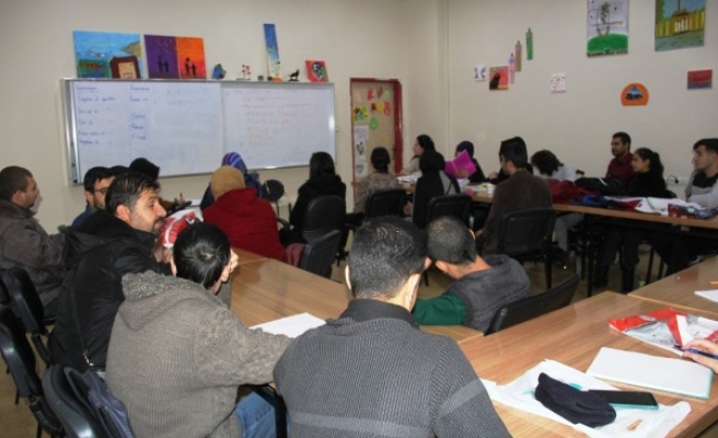 Engelli memur adaylarına Büyükşehir’den eğitim desteği