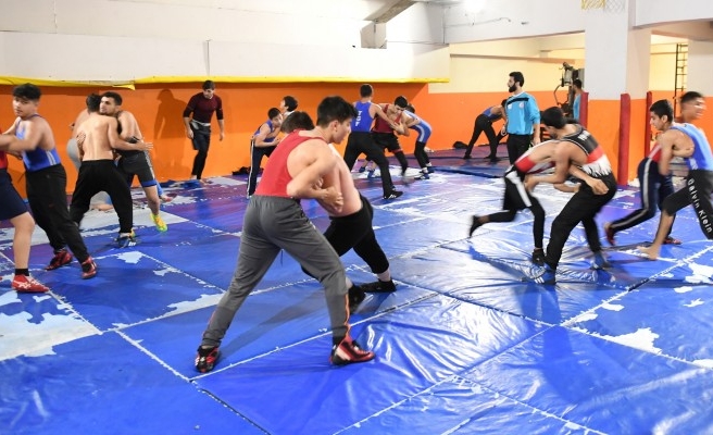 Urfalı güreşçiler, sezona sıkı hazırlanıyor