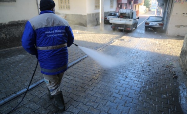 Urfa'daki sokaklar ‘şoklama’ ile temizleniyor