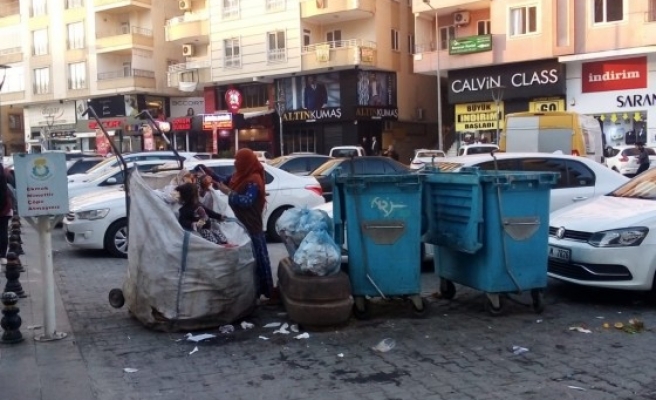 Şanlıurfa'da küçük çocuğun görüntüsü yürek burktu