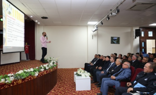 Belediye personeline psikolojik şiddet eğitimi verildi