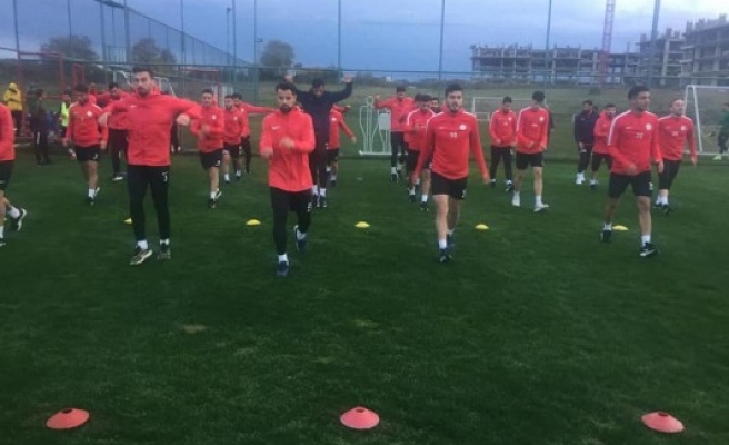 Karaköprü Belediyespor, ikinci yarıya Antalya'da hazırlanıyor