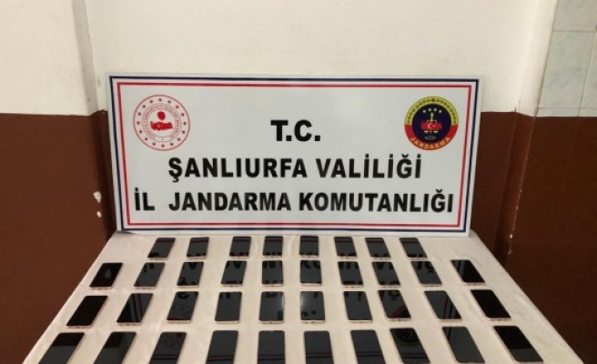 Viranşehir'de 38 adet kaçak cep telefonu ele geçirildi