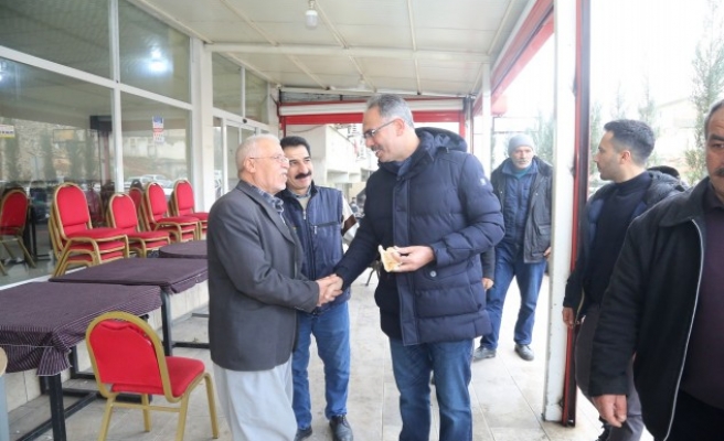 Kuş, mahalle gezilerini sürdürüyor