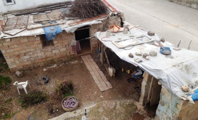 Akçakale'de harabeye dönüşen ev yenilendi