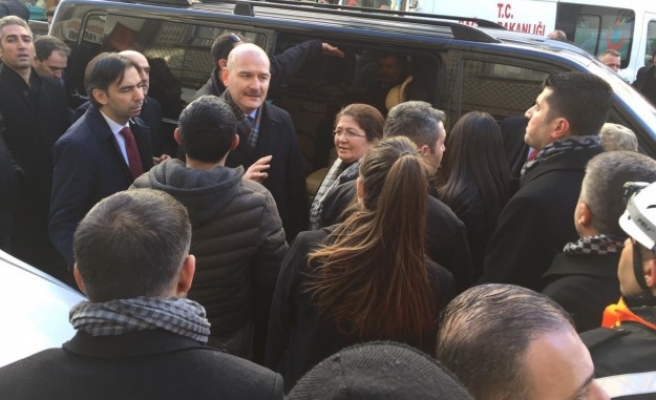 AK Parti MKYK Üyesi Vildan Polat, deprem bölgesine gitti