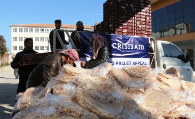 Akçakale’de 6 bin paket ekmek dağıtıldı