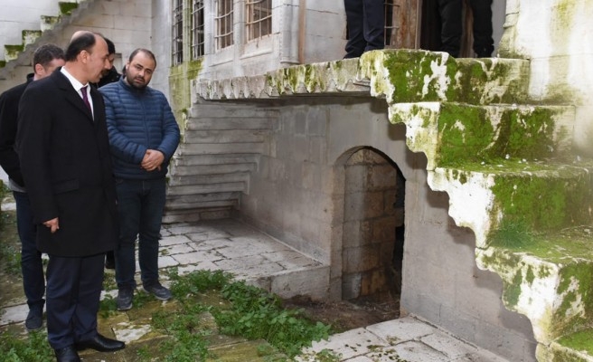 Vali Erin: Bize devredin, biz yaşatalım