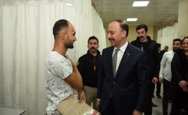 Vali Erin: Deprem bölgesine yardımları AFAD koordine ediyor