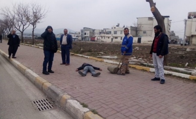 Şanlıurfa'da açlıktan bayılan adam hastaneye kaldırıldı (EK-1)