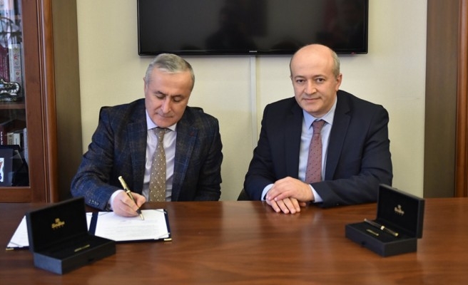 Üniversite ve bakanlık arasında imzalar atıldı