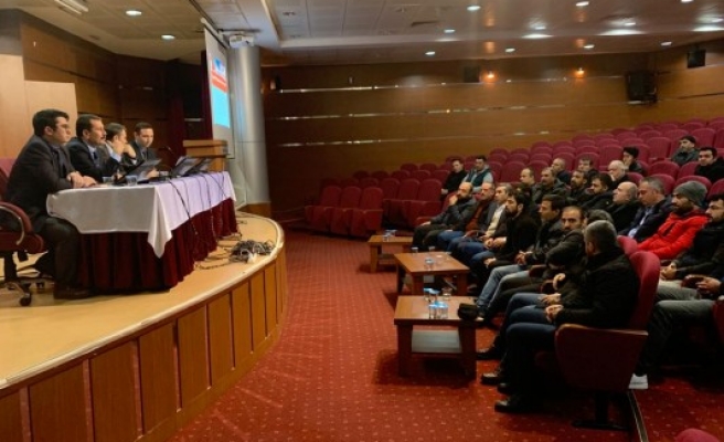 Haliliye'de internet kafecilere eğitim verildi