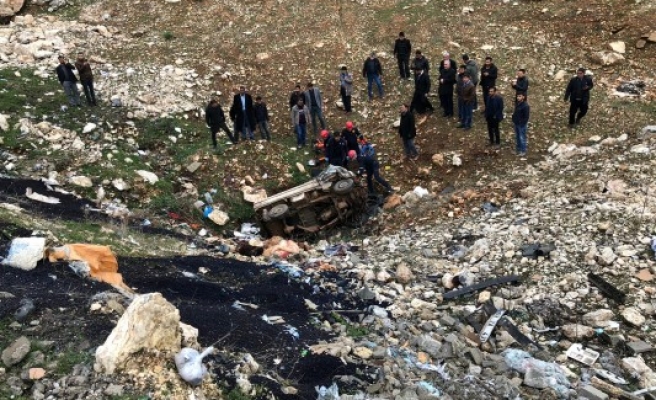 Çevre yolunda kamyonet şarampole devrildi: 1 ölü