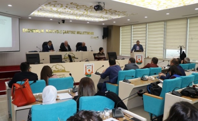 Suriyelilere yapılan yardımlar masaya yatırıldı