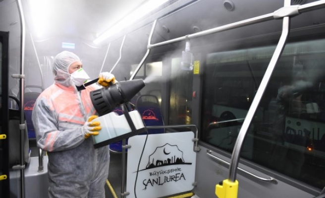 Urfa’daki otobüslerde temizlik ve dezenfekte çalışmaları yapılıyor
