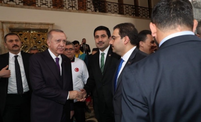 Canpolat, şampiyonlarla Cumhurbaşkanı Erdoğan'ı ziyaret etti