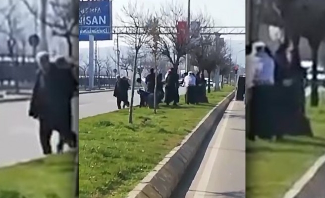 Şanlıurfa'da cadde ortasında kavga ettiler