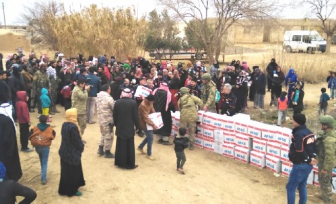 Barış Pınarı Bölgesinde yardımlar sürüyor